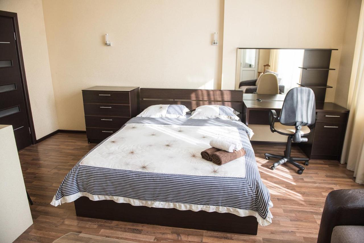 Apartment On Kunayeva 38 シムケント エクステリア 写真